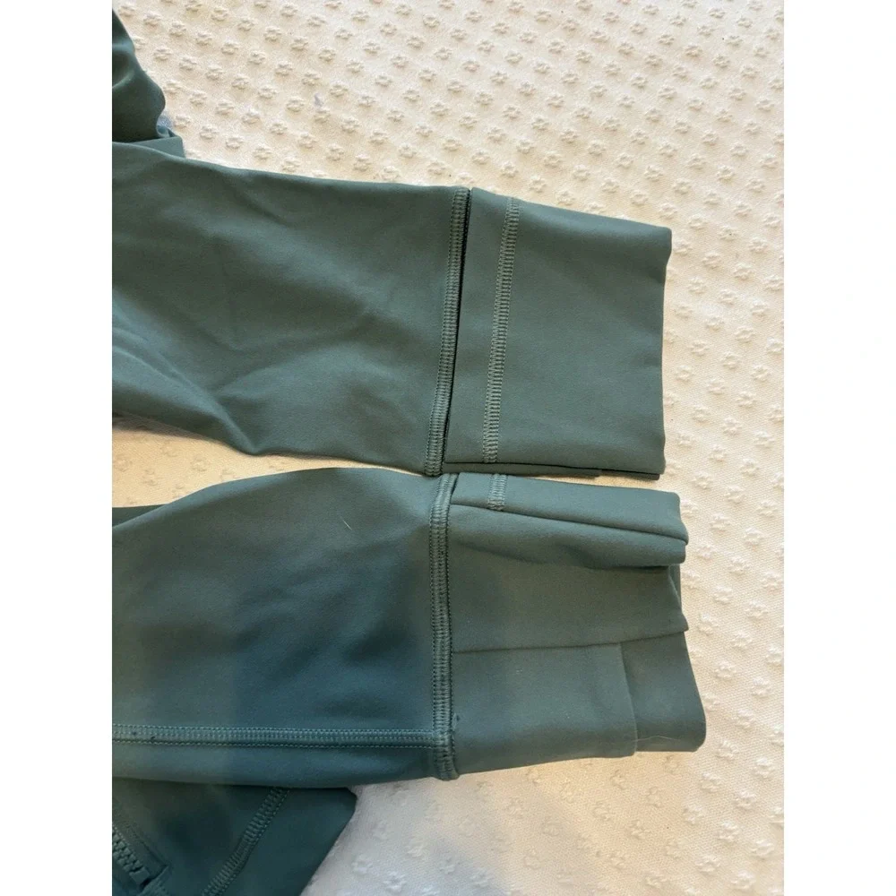 Lululemon Women's Green Full Zip Activewear Jacket Size 6 Nylon Lycra Pockets